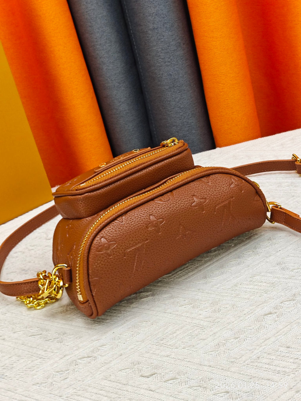 146PE75B Popular leather bag