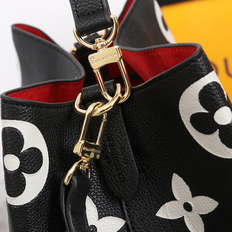 2E04B Popular leather bag 