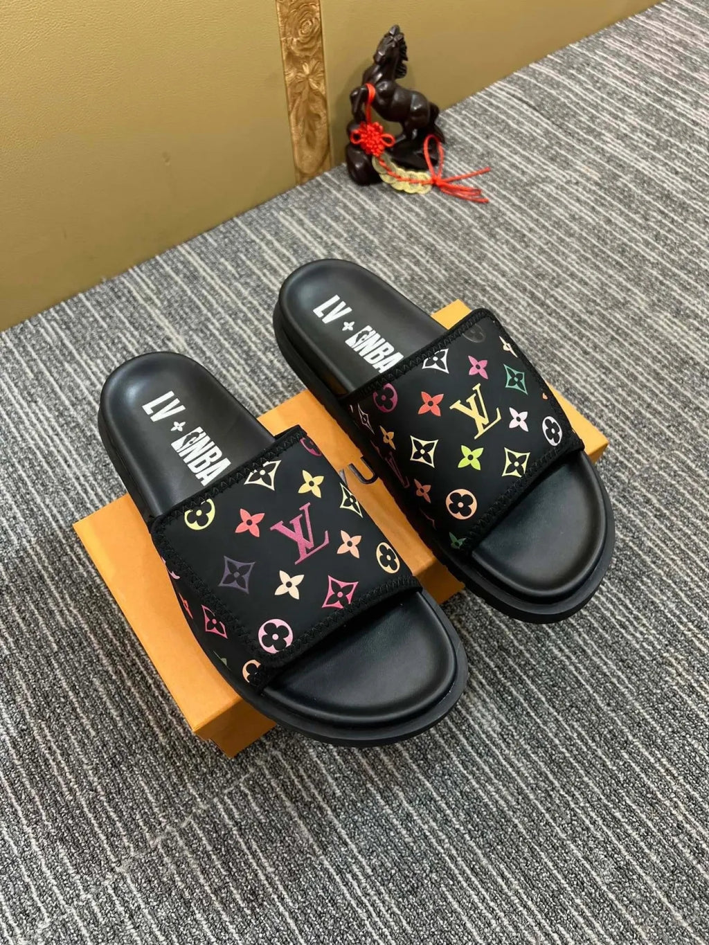 5YE47Z Popular Slippers