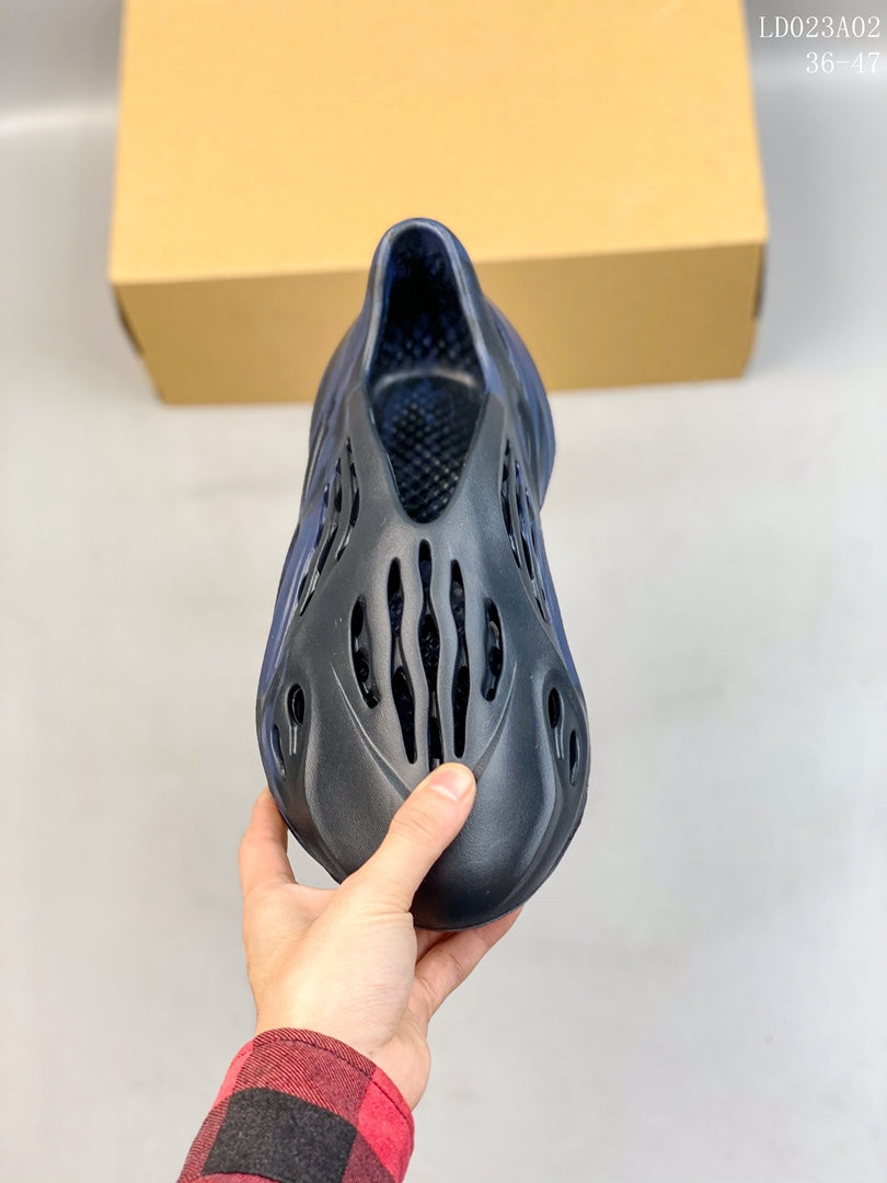 4A85Z  Popular shoes