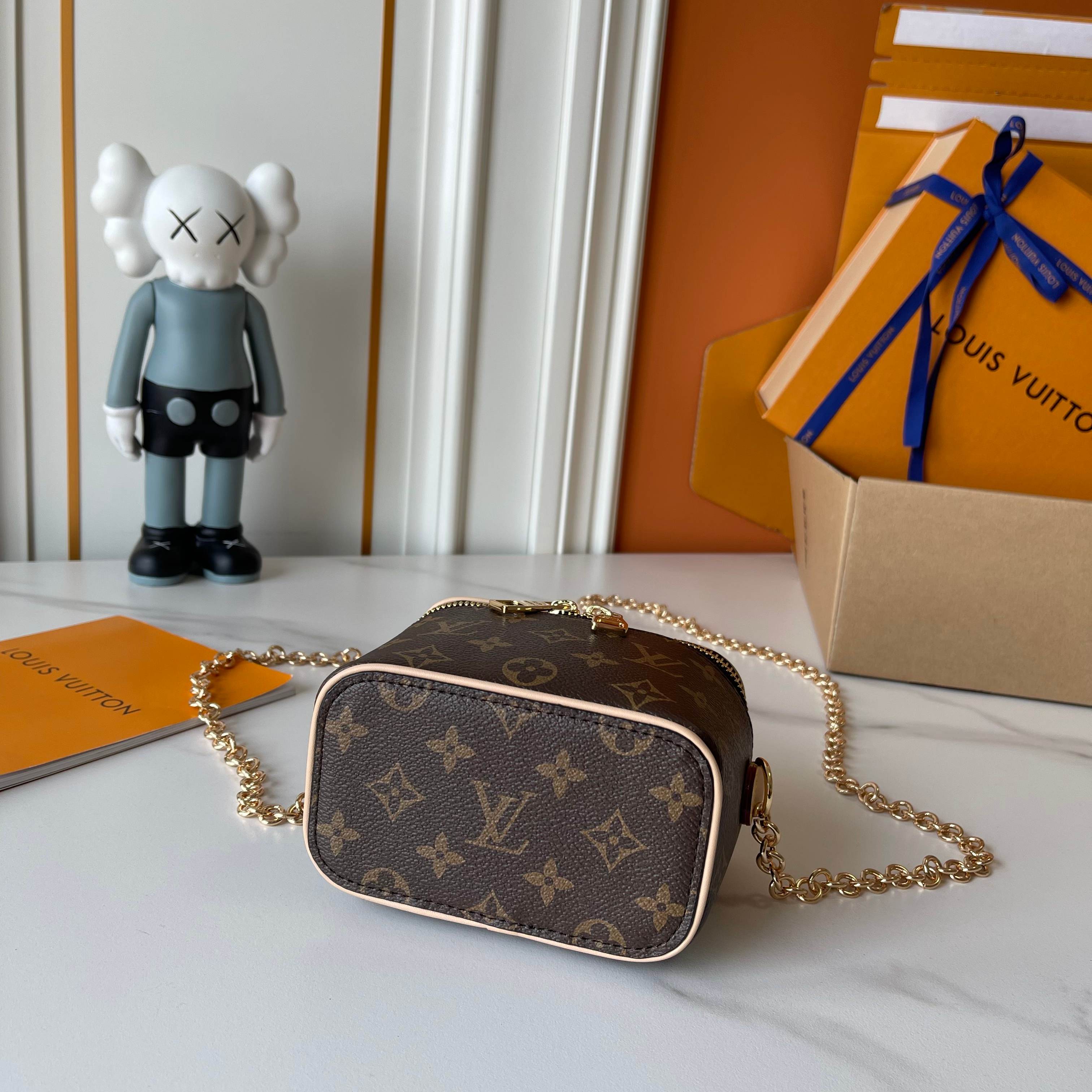 156NE20B Popular leather bag