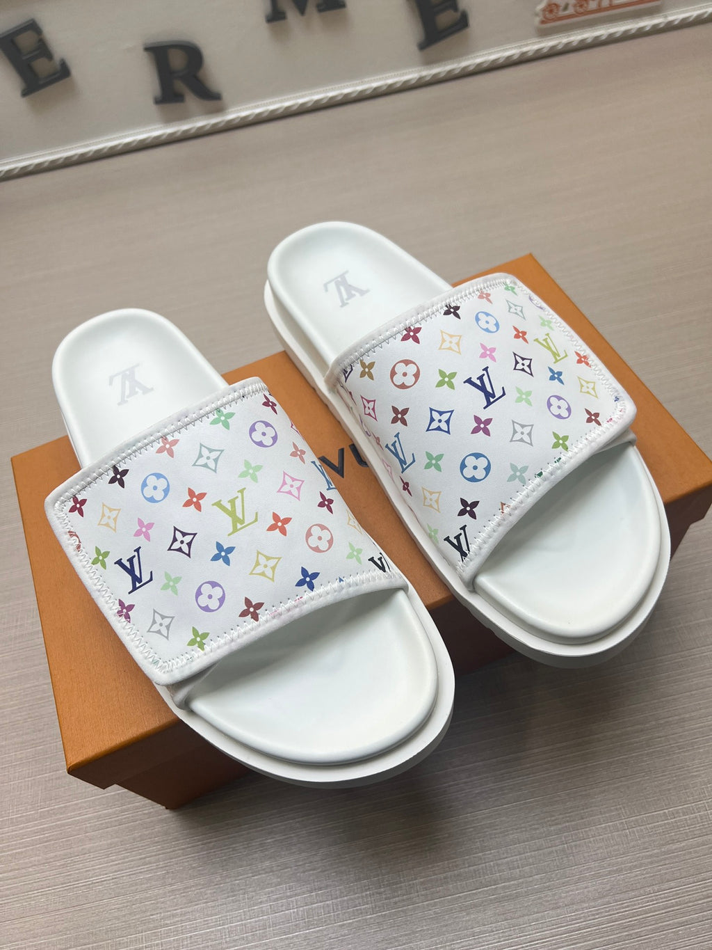 5LE207Z Popular Slippers