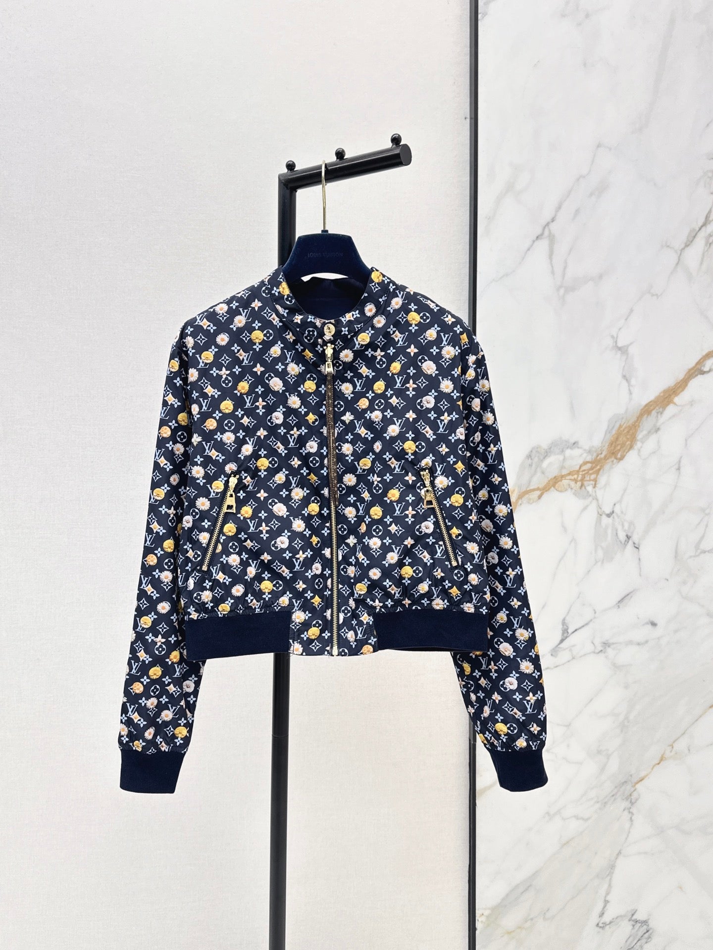 256NE100U Popular  Coats(for two-way wear.)