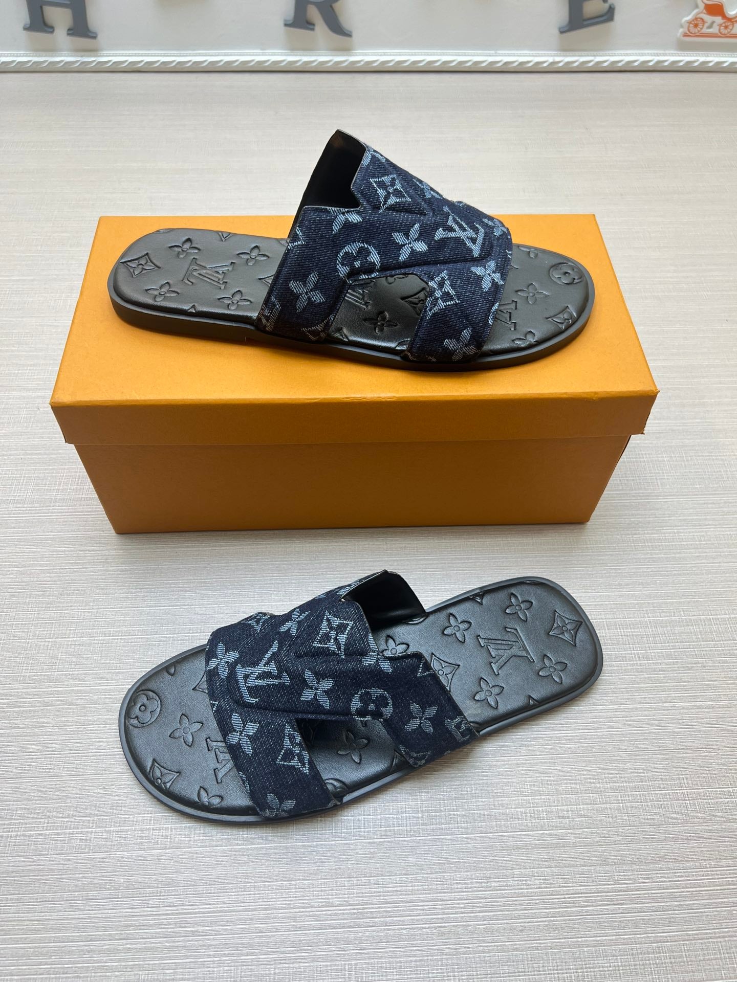 54E28Z Popular slippers