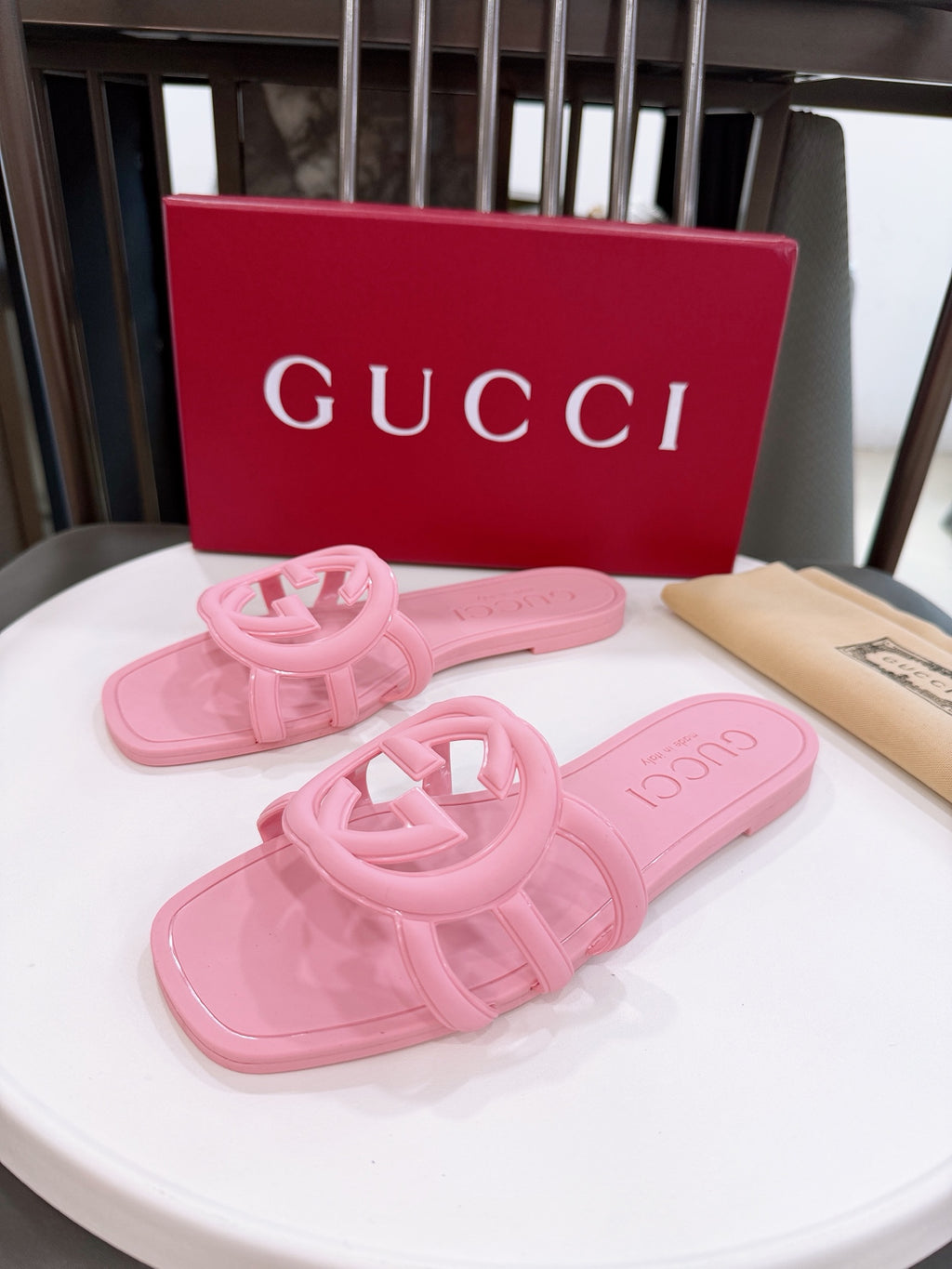 Z2X66B61  Popular high-quality slippers