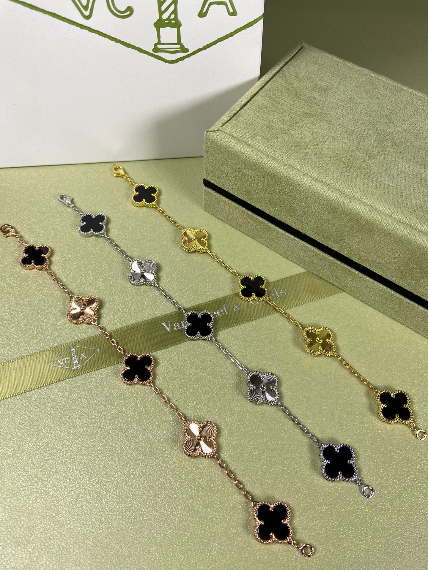 5XVA181K  Popular bracelets  5 flowers normal size1.5cm flower