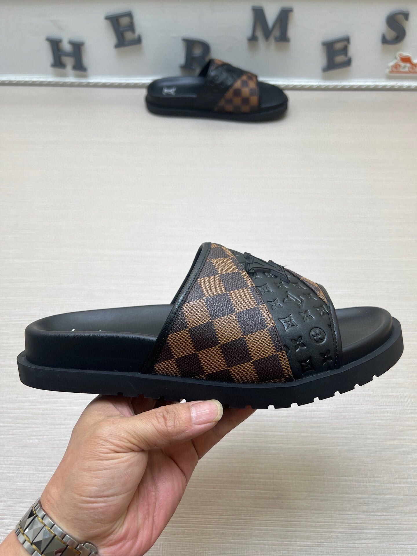 5WE249Z Popular Slippers