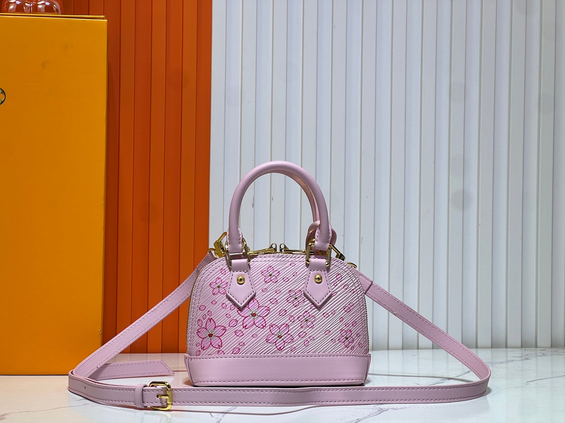 146PE106B Popular leather bag