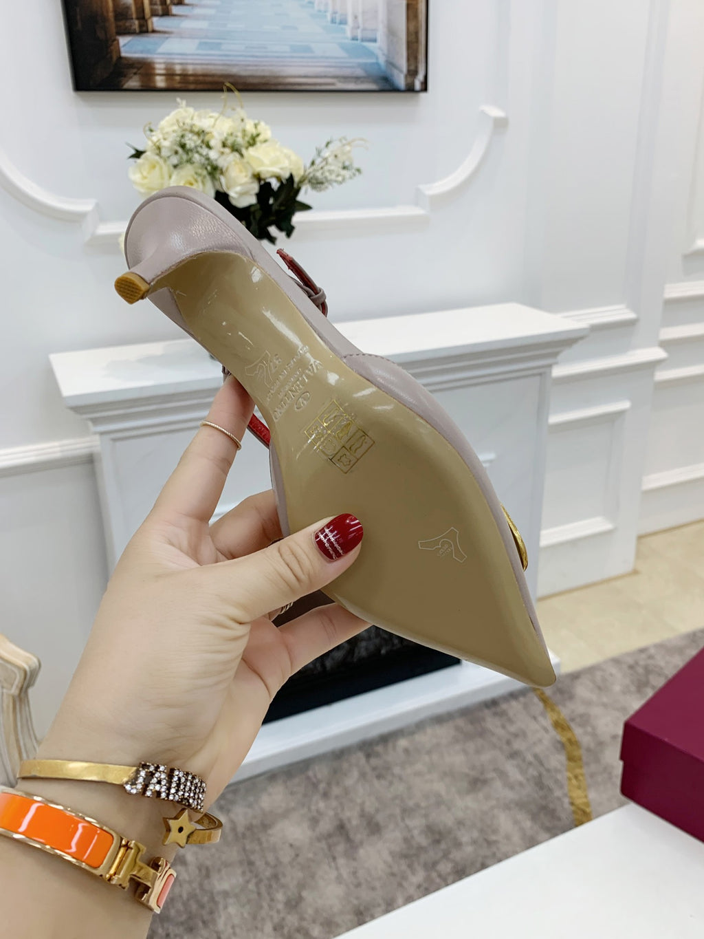 2YVL28Z Popular leather  High heels