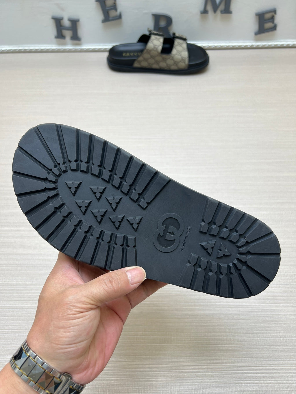 54B90Z Popular slippers