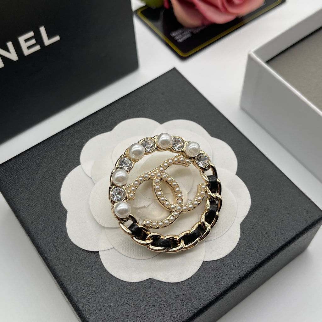 14C893X    Popular Brooch