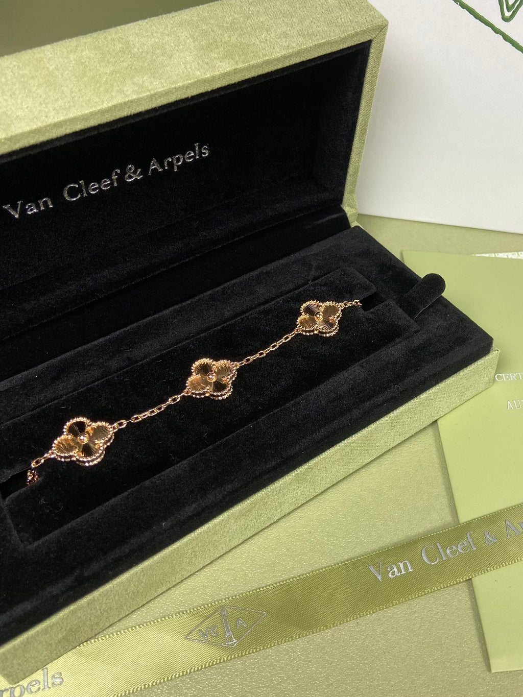 5XVA181K  Popular bracelets  5 flowers normal size1.5cm flower