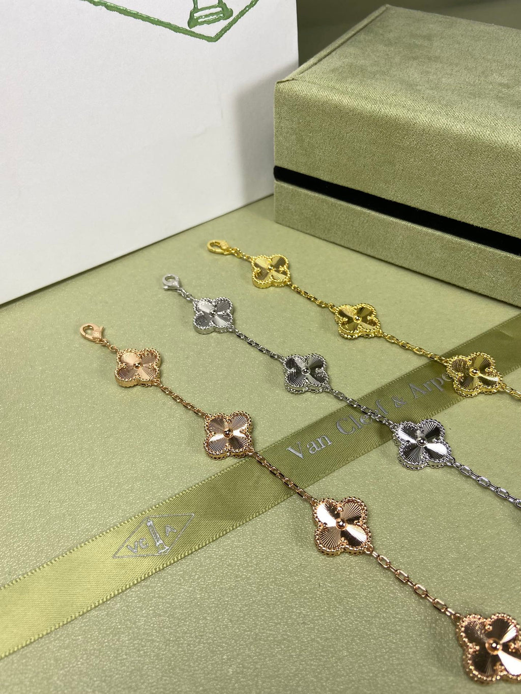 5XVA183K  Popular bracelets 6 flowers mini size 0.9cm flower