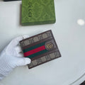 B1X46B7 Popular leather wallets ( with full packaging )