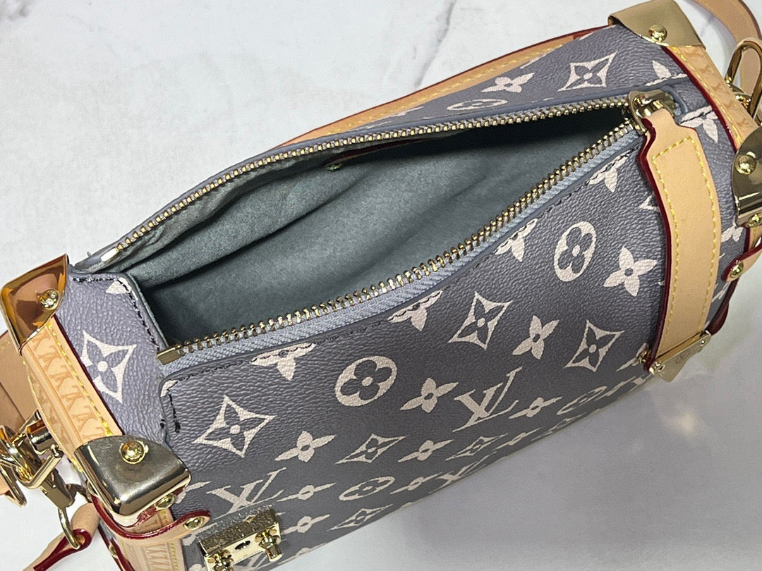155NE19B Popular leather bag