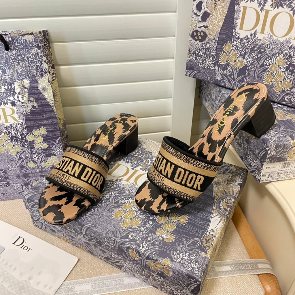 14D64Z Popular sandals