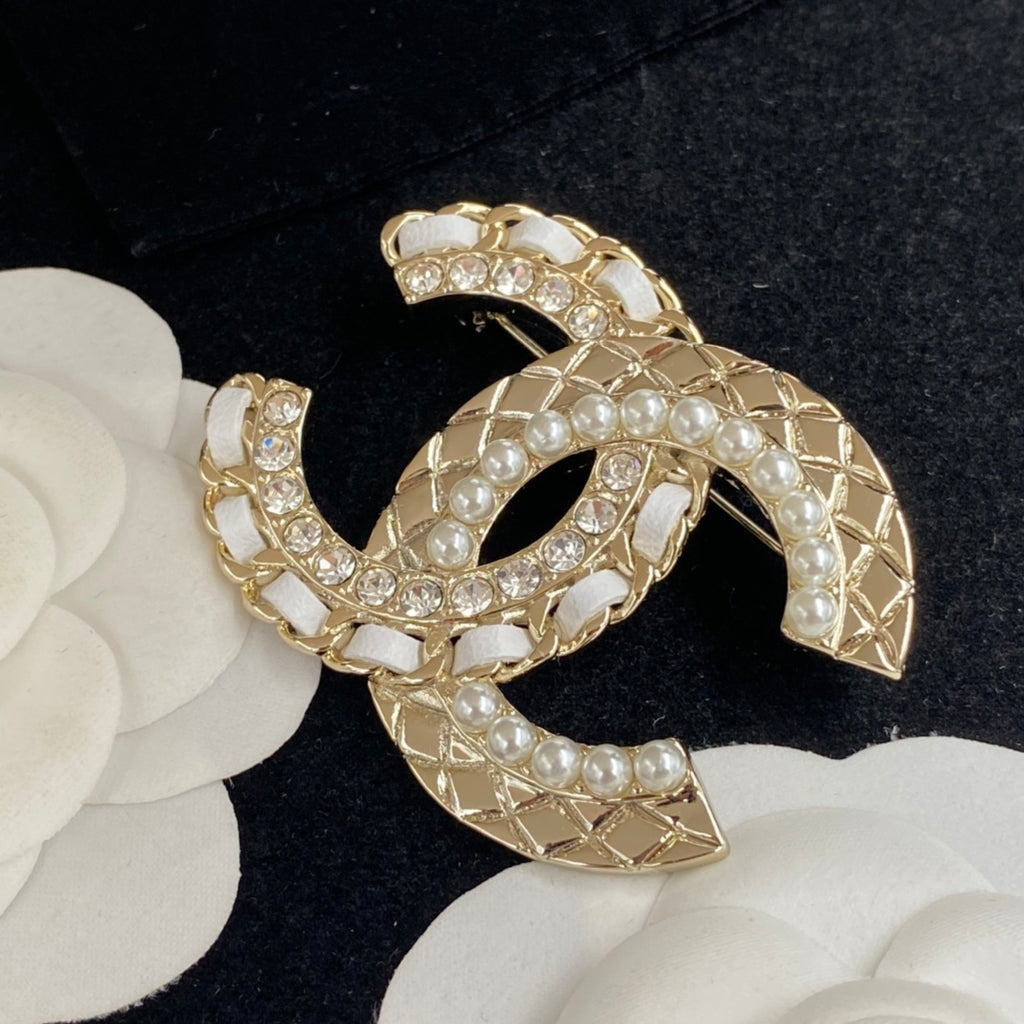136NC66X Popula  Brooch