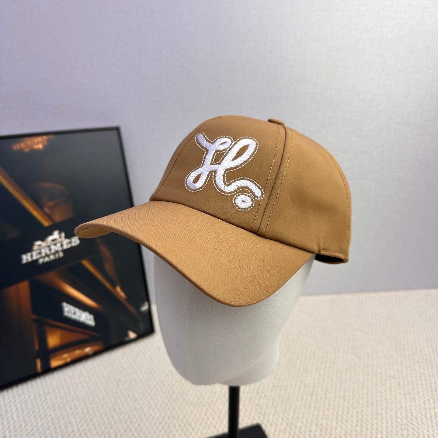16XH17M Popular hats