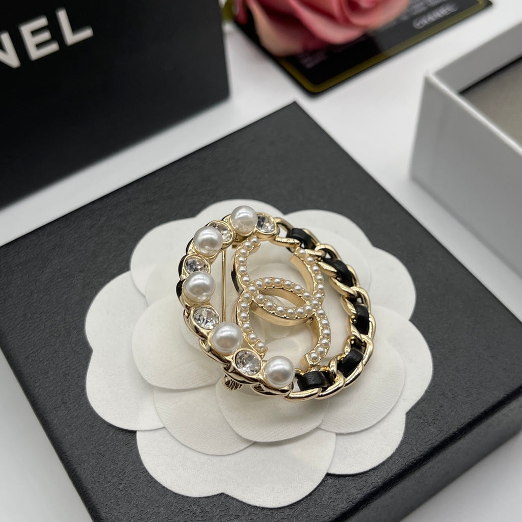 14C893X    Popular Brooch