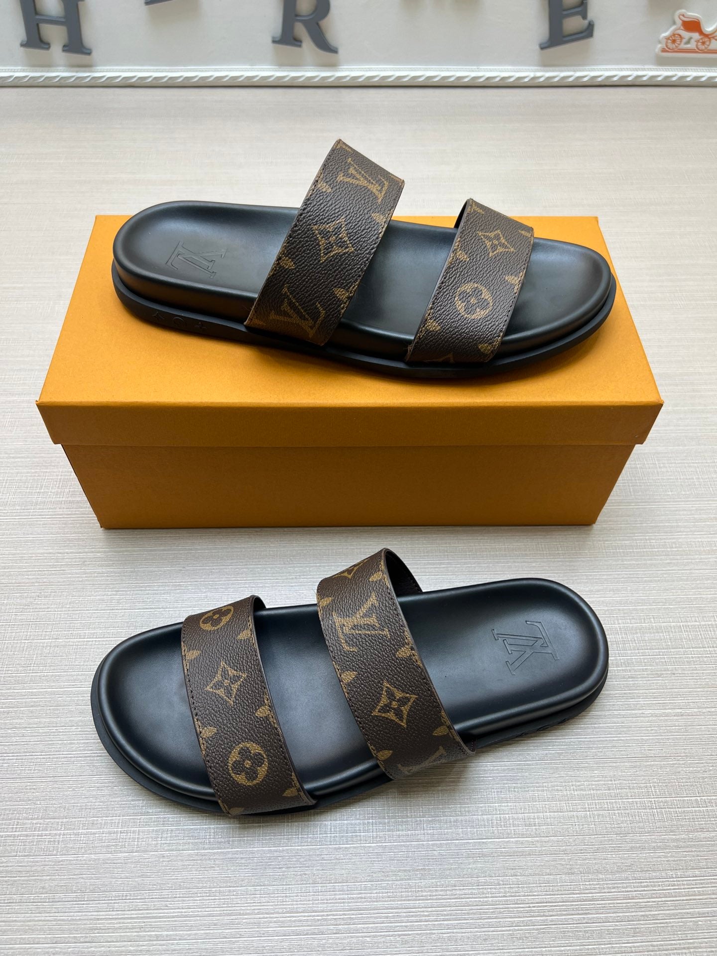 54E57Z Popular slippers