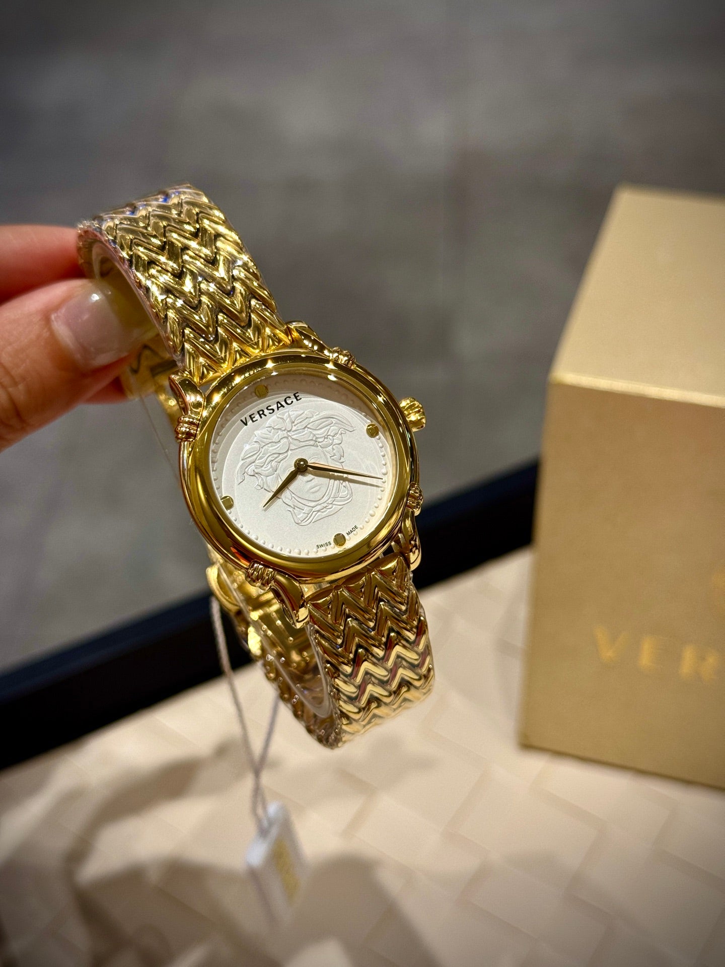 136RV78L Popular Watches