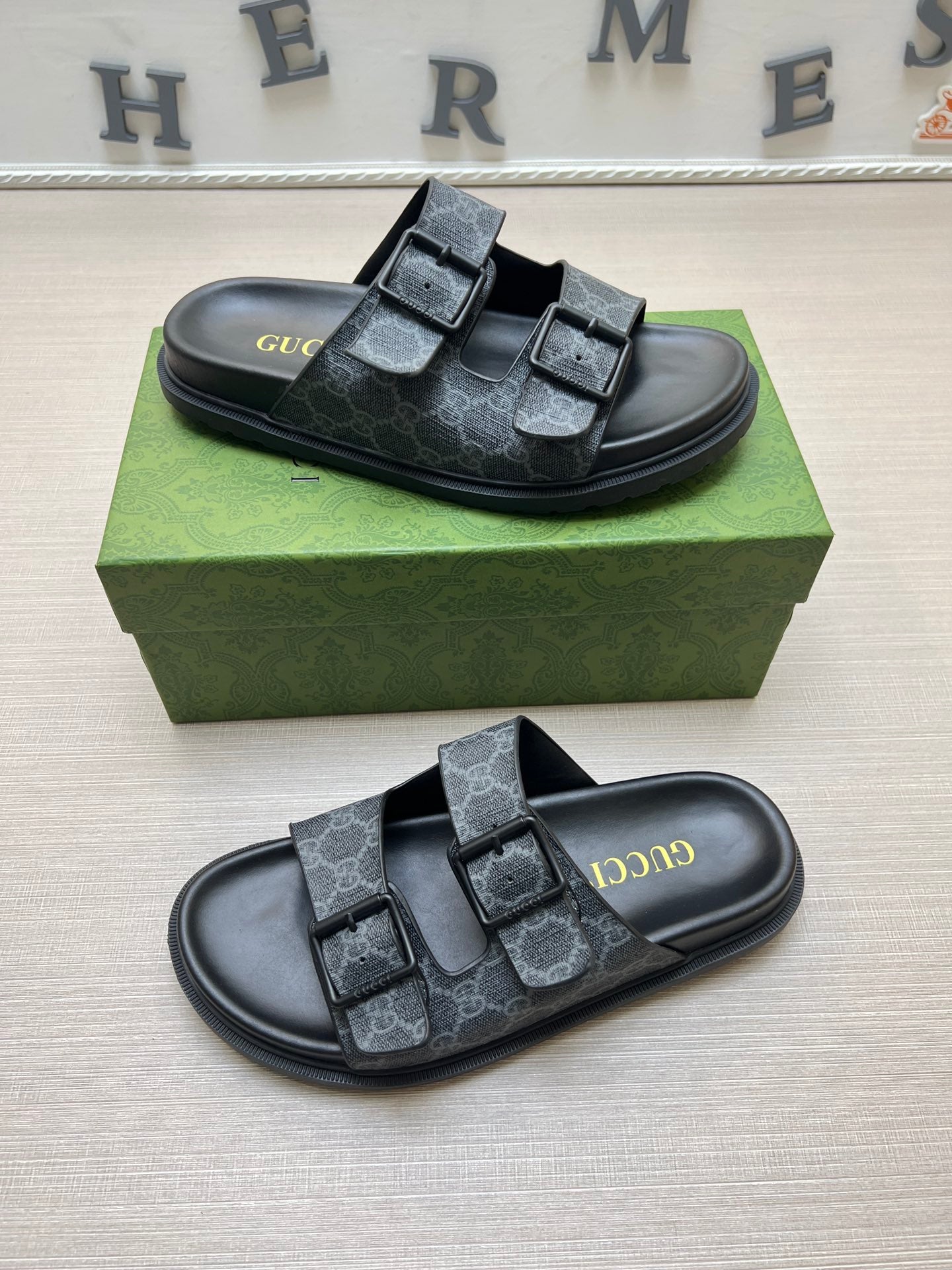54B92Z Popular slippers