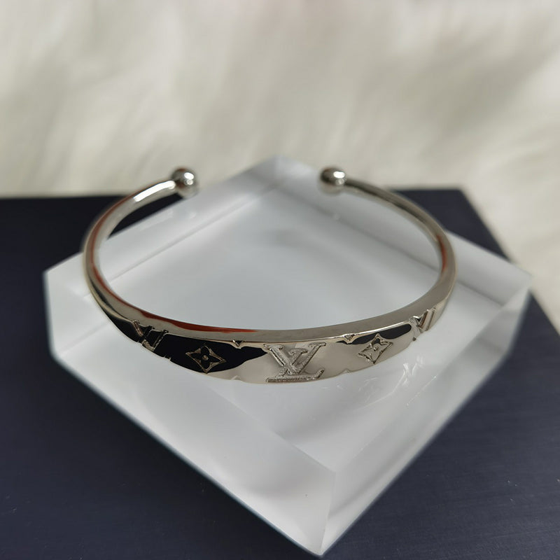 3E719K  Popular Bracelets