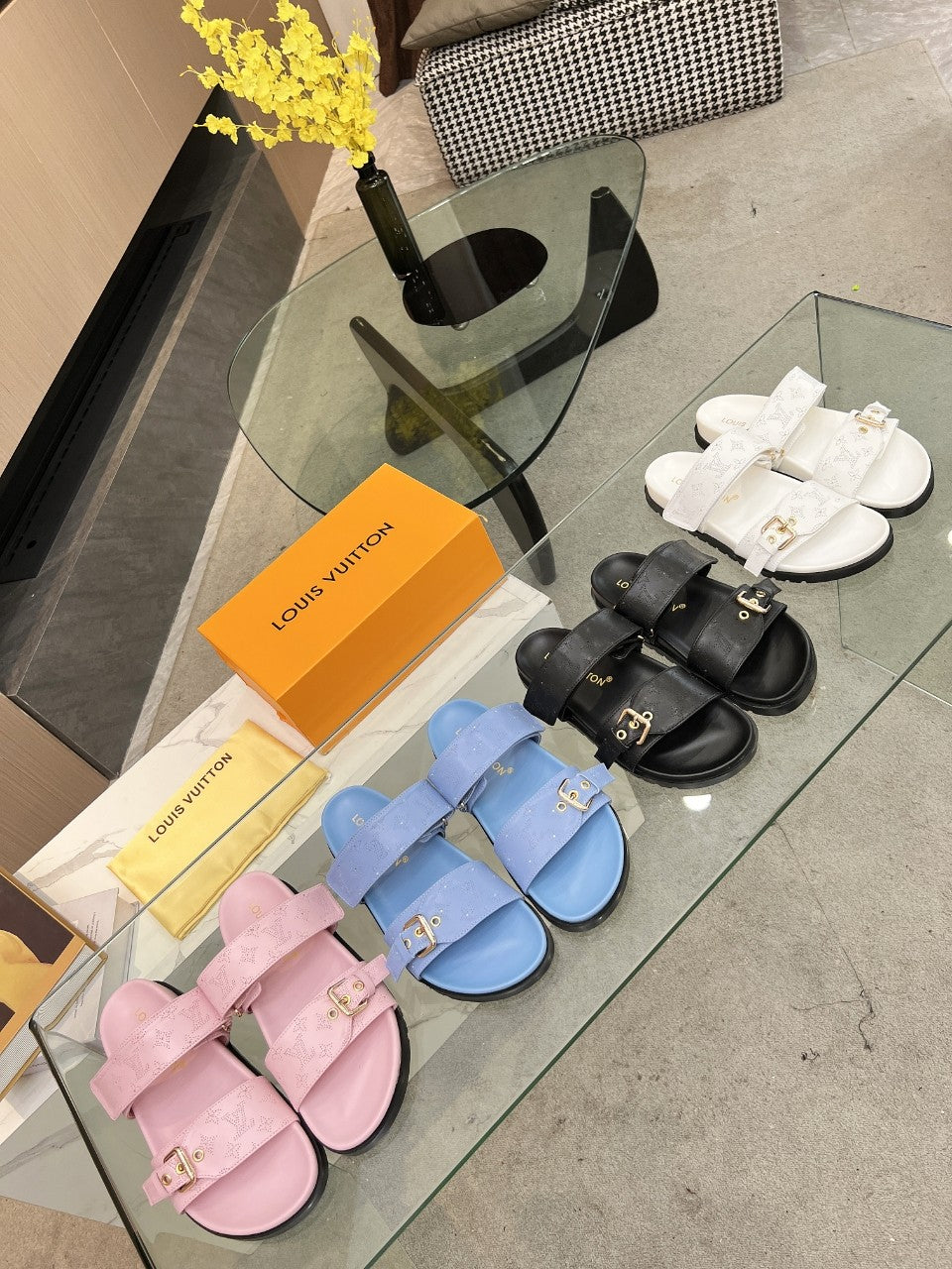 Z2X66B56 Popular high-quality leather slippers