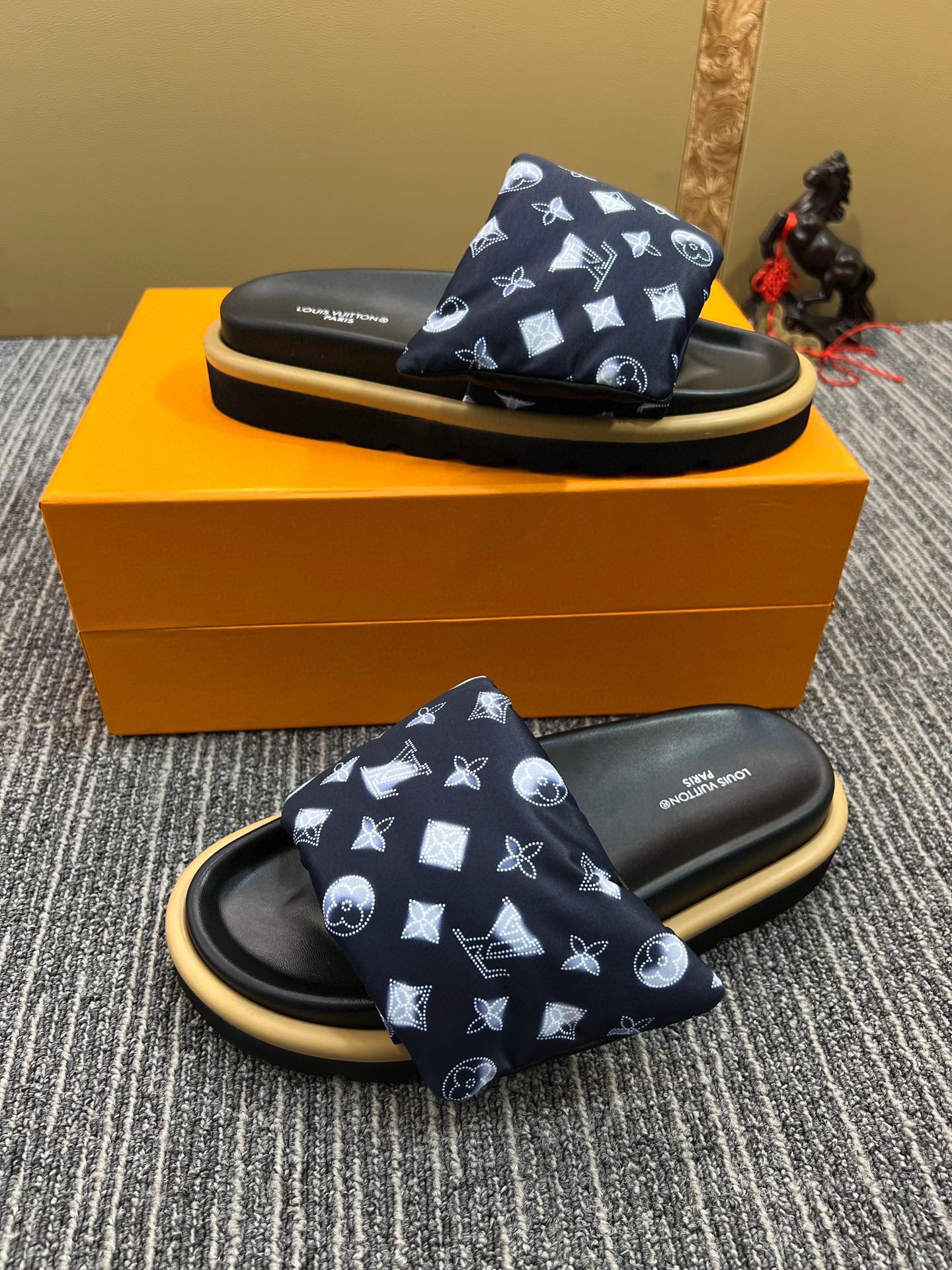 5XE118Z Popular leather quality Slippers