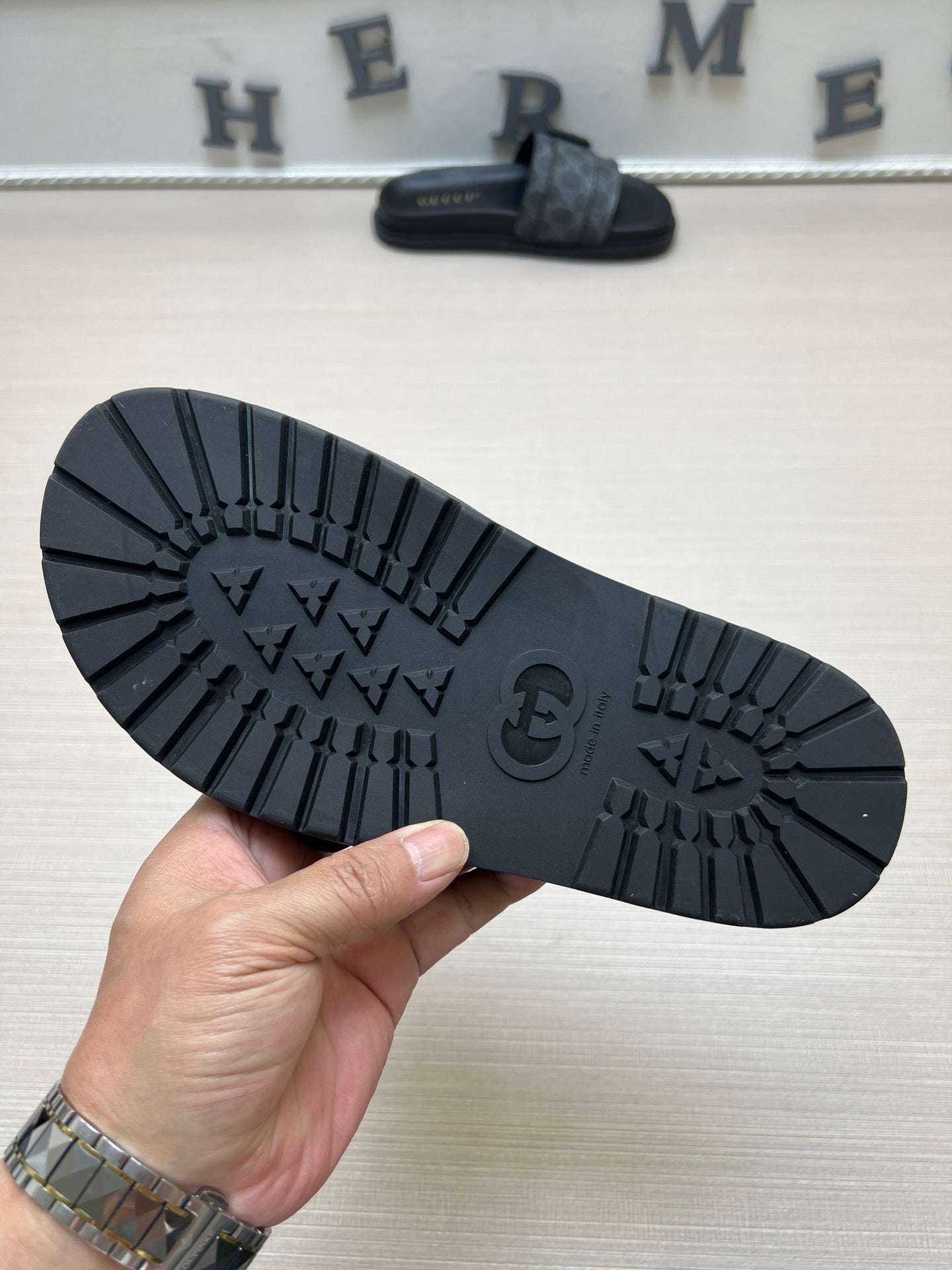 54B92Z Popular slippers