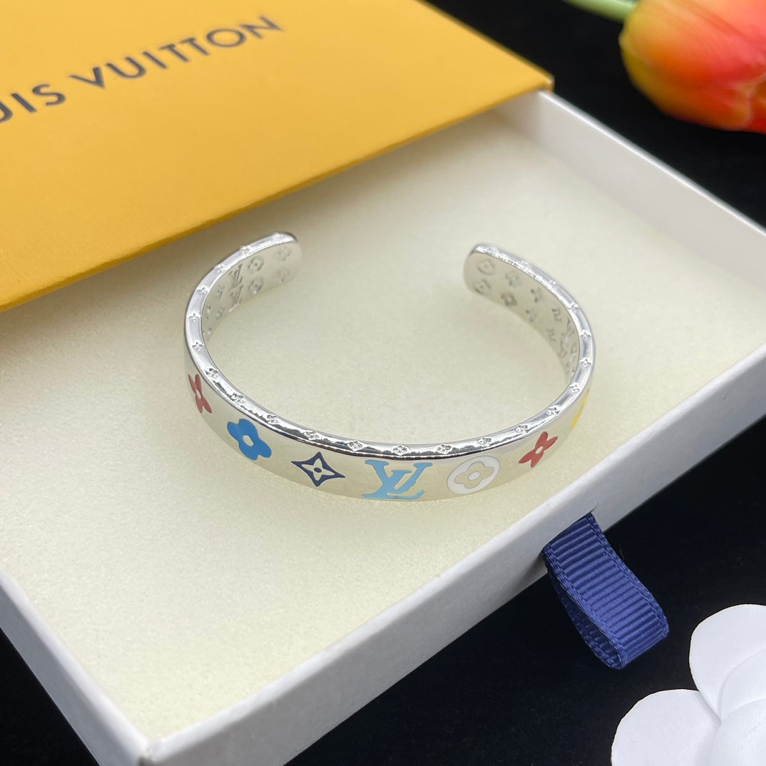 14E1054K  Popular Bracelets