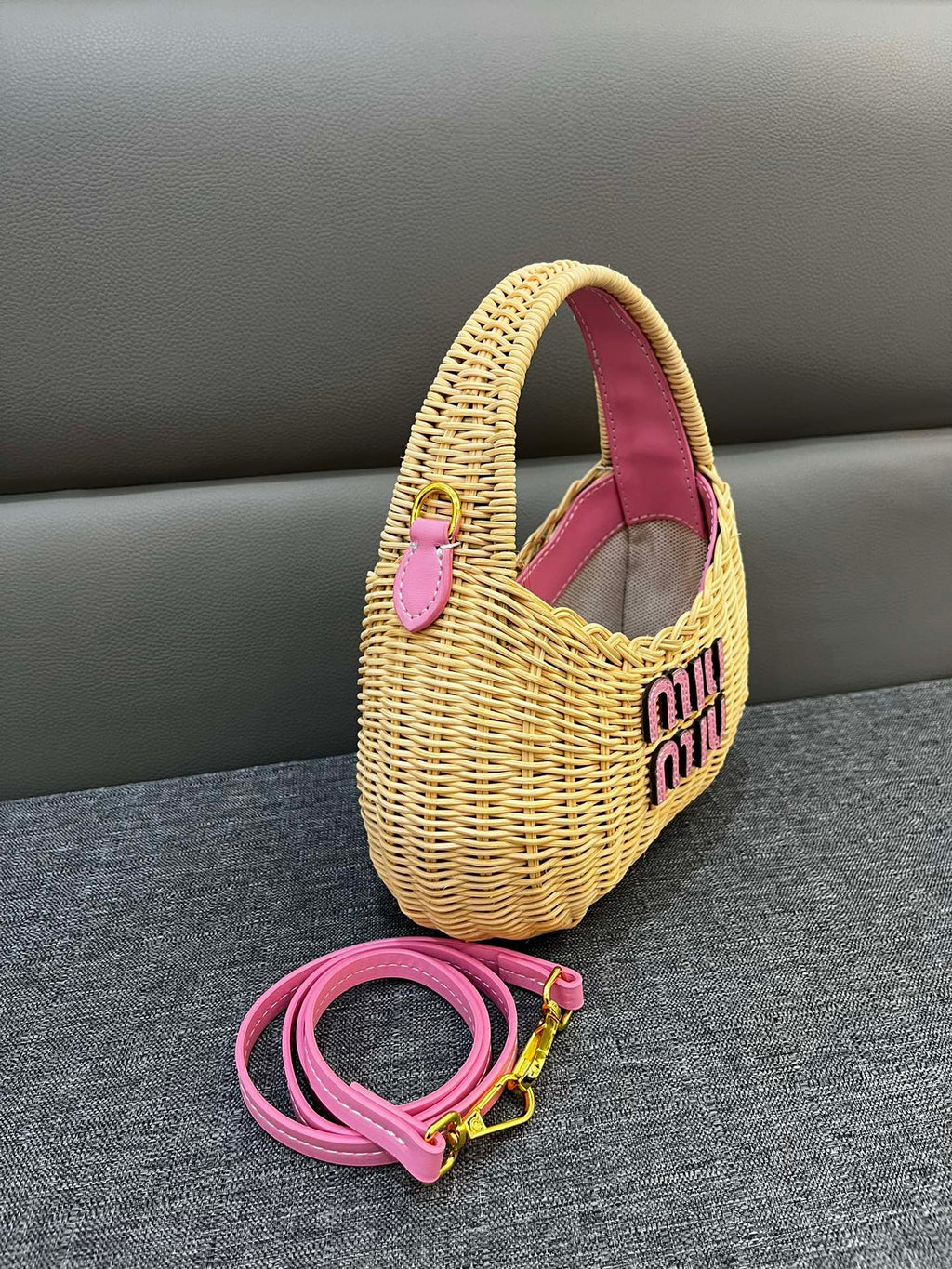 B1P46A119 Popular woven bag