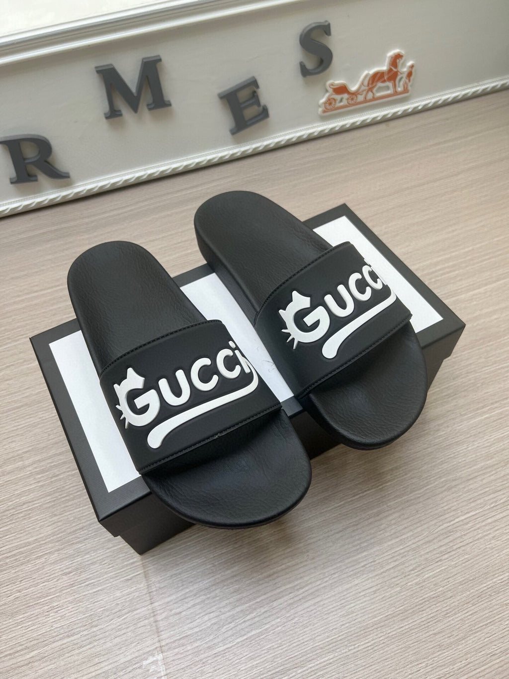 5LB220Z Popular Slippers