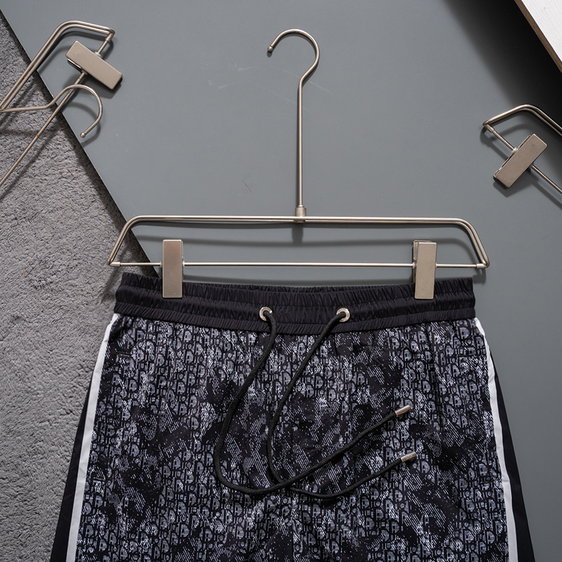 136ND5U Popular shorts