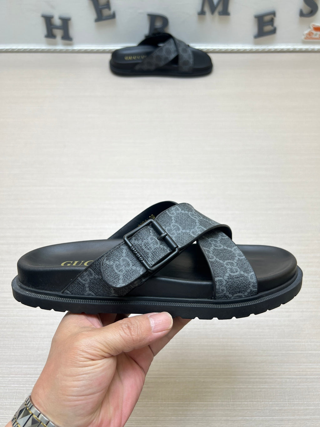54B92Z Popular slippers