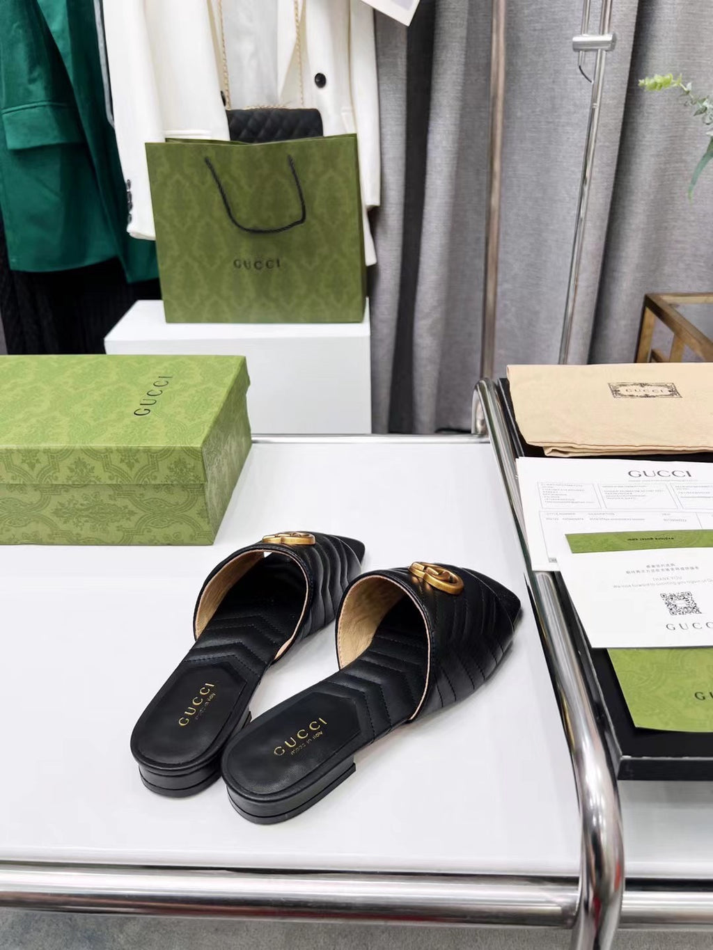 Z2X66B48 Popular high-quality leather slippers