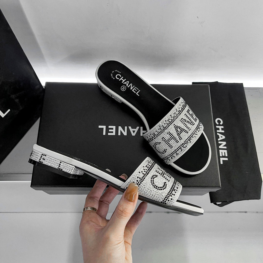 14C57Z Popular sandals