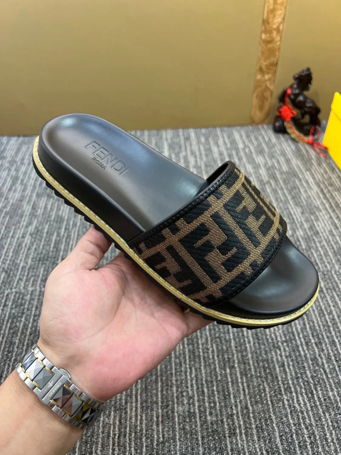 5XF105Z Popular Slippers