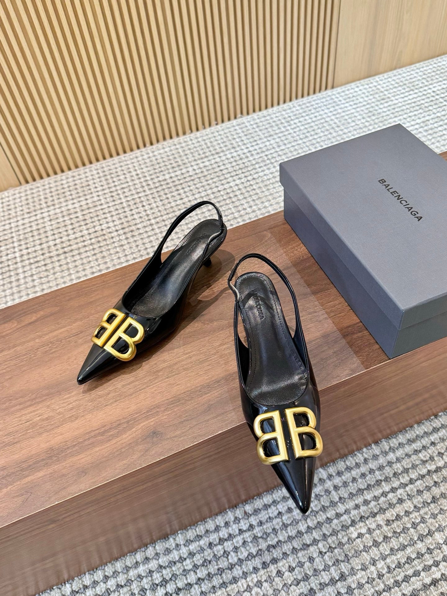 255QJ45Z Popular  leather High heels