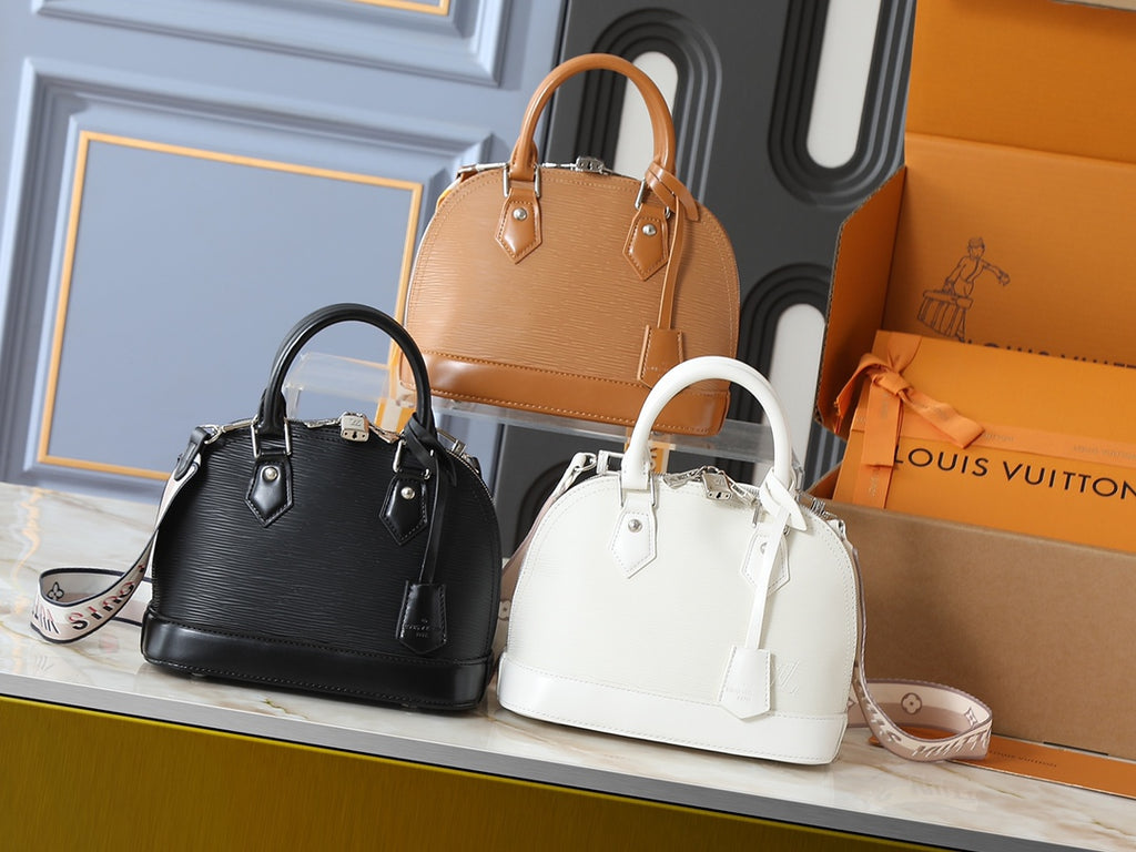 146PE102B Popular leather bag