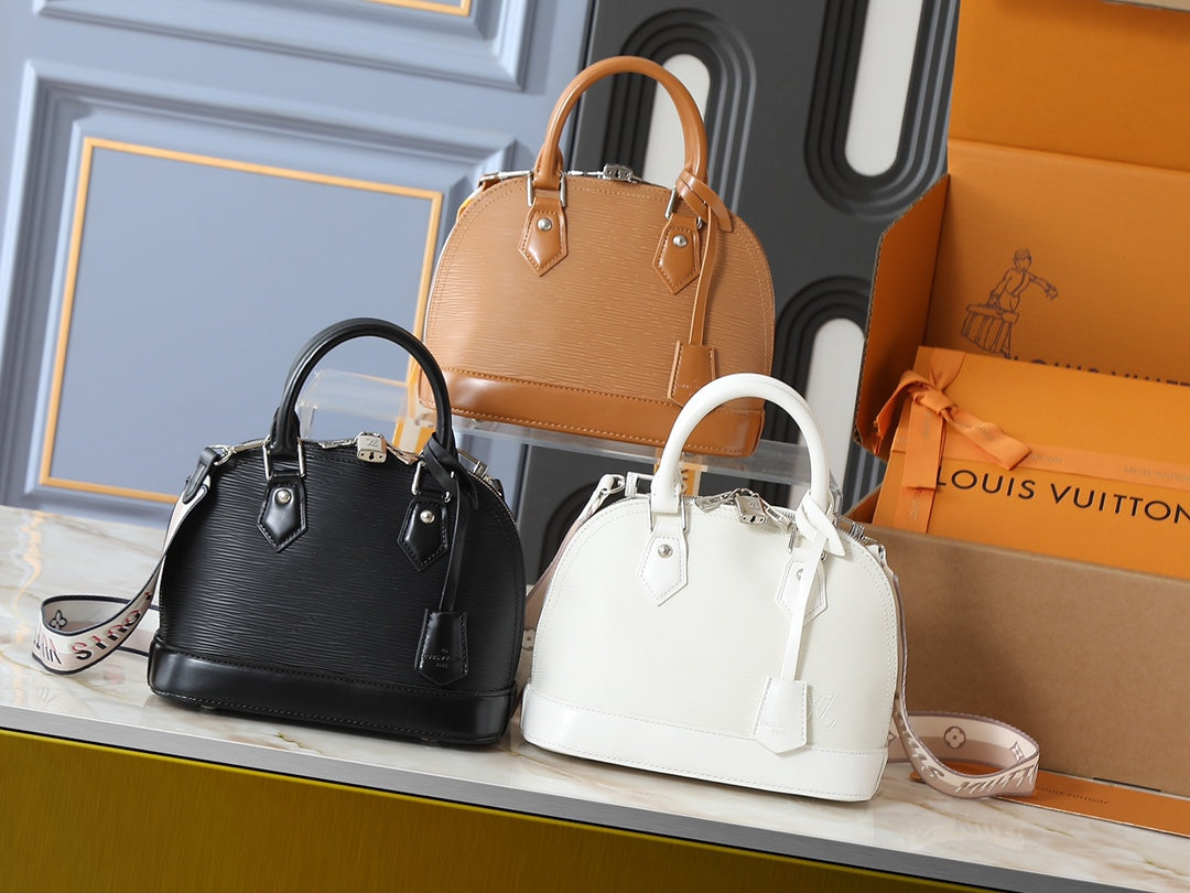 146PE102B Popular leather bag