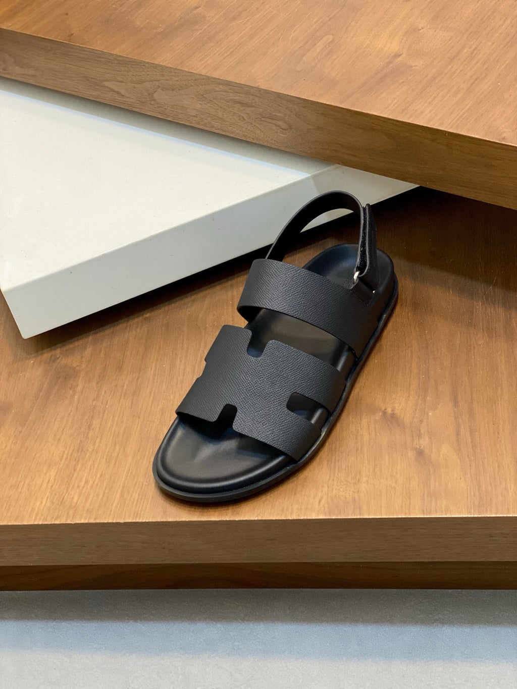 Z2P36H19 Popular high-quality leather Shoes