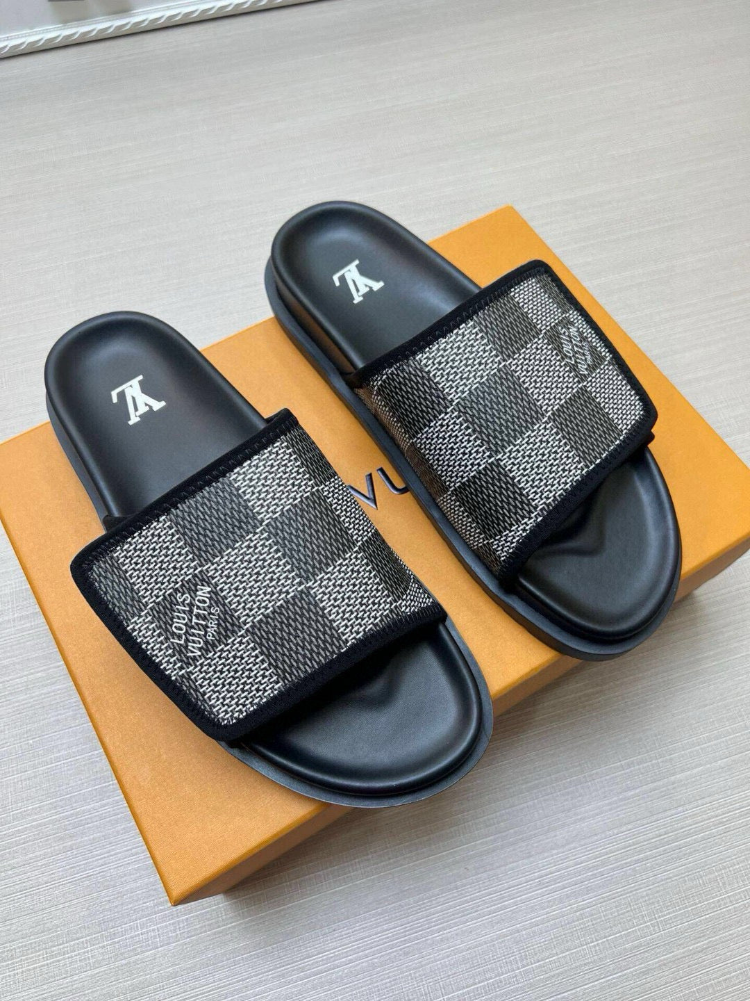 5QE3Z Popular Slippers