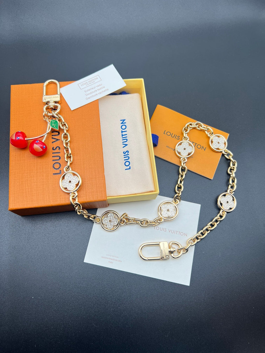 35ZE32A Popular bag 's charms accessories