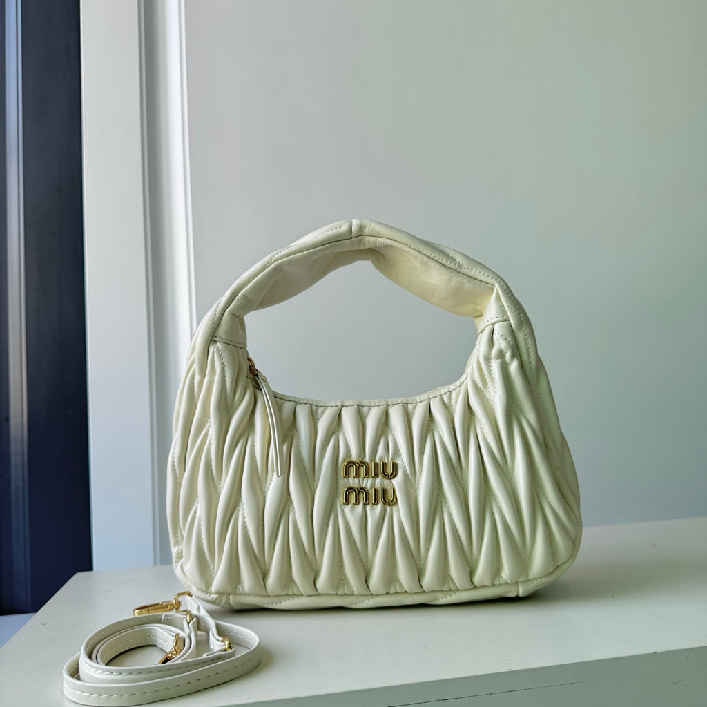 146PA120B Popular leather bag（29x24x10cm）
