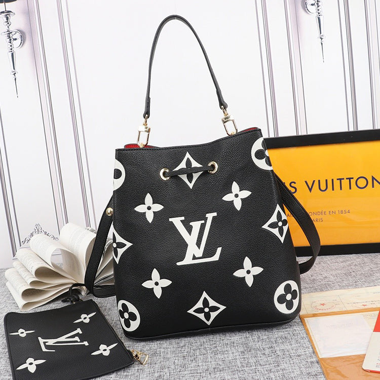2E04B Popular leather bag 