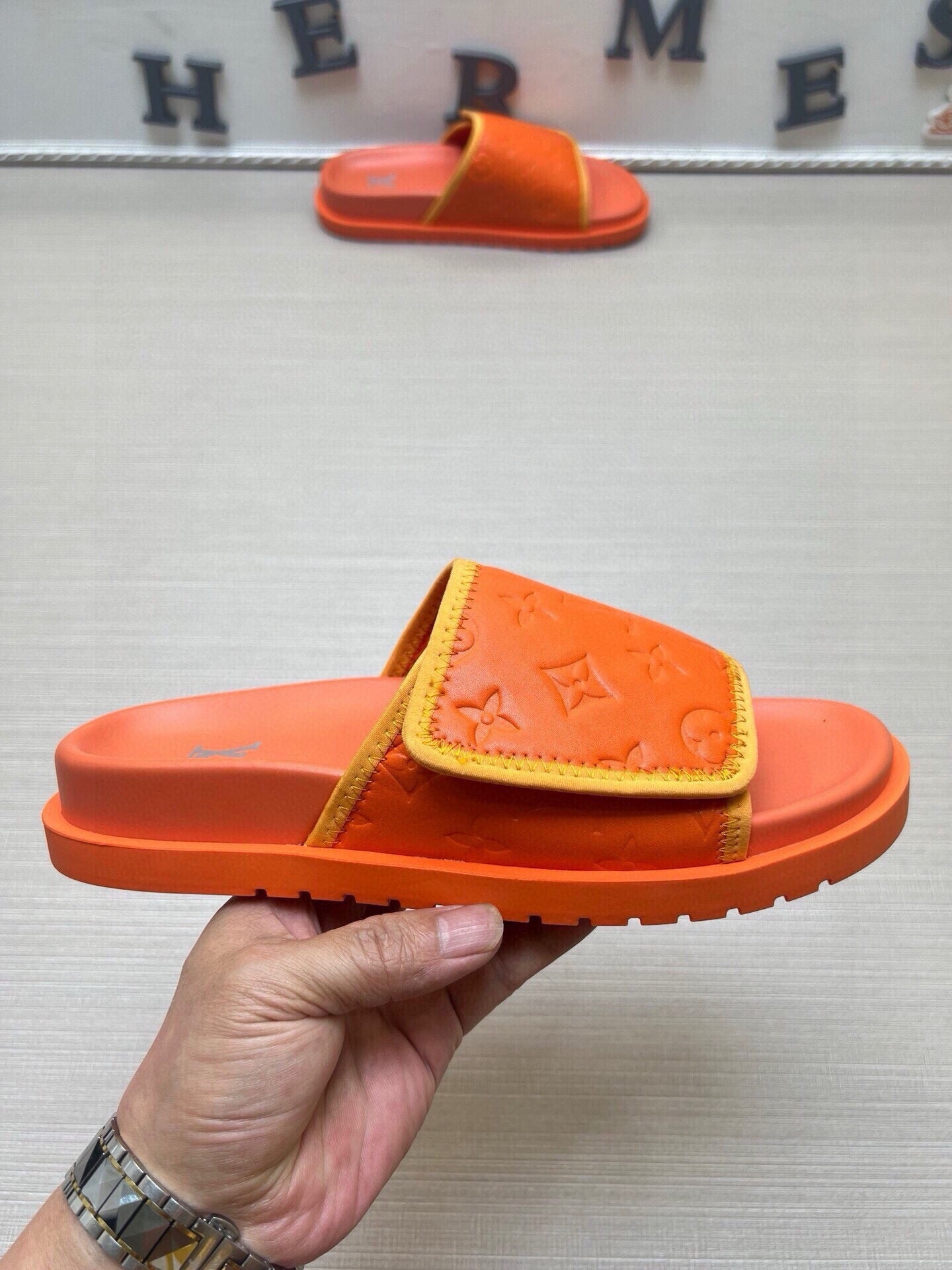 5LE210Z Popular Slippers