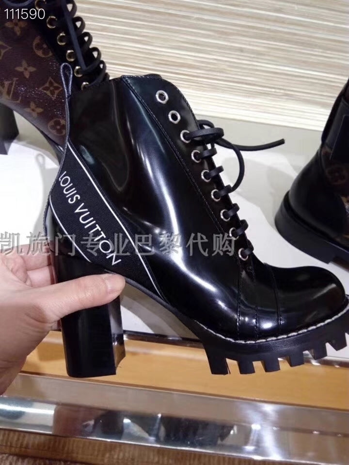 2E02Z Popular high quality Boots