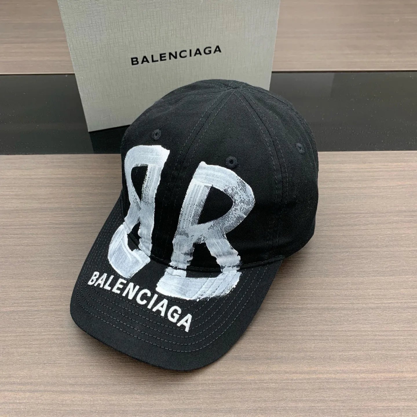 135ZJ530M Popular hats
