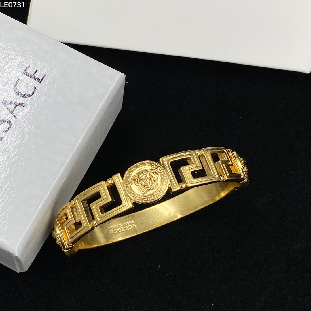 1V197K  Popular Bracelets
